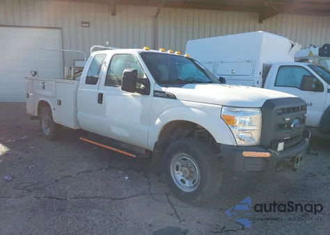 2015 Ford F-250 Xl z USA, uszkodzony, nr VIN 1FD7X2B60FEA48323